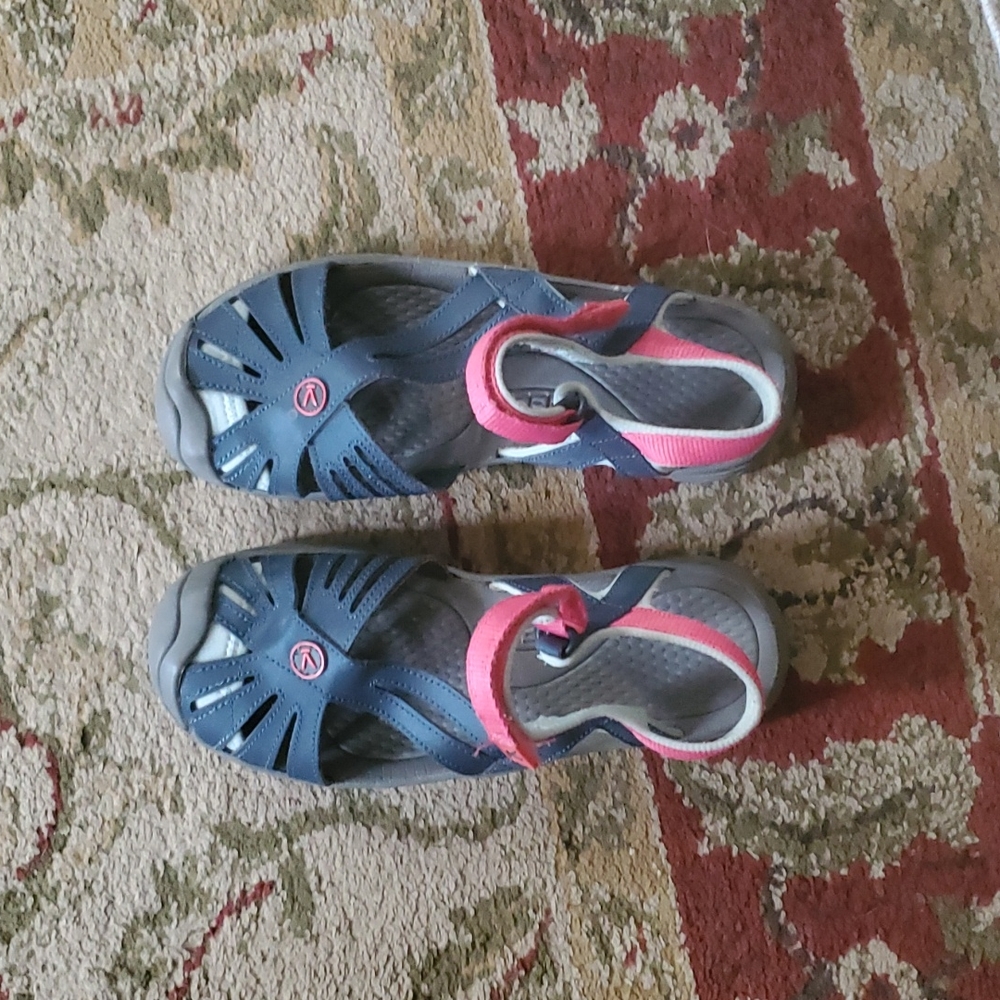 Keen size 5